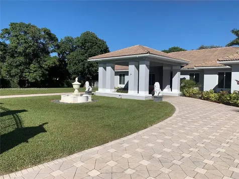 7625 SW 75th Avenue Miami FL 33143