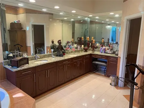 7625 SW 75th Avenue Miami FL 33143