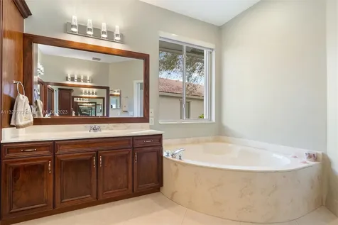 1272 Ginger Circle Weston FL 33326