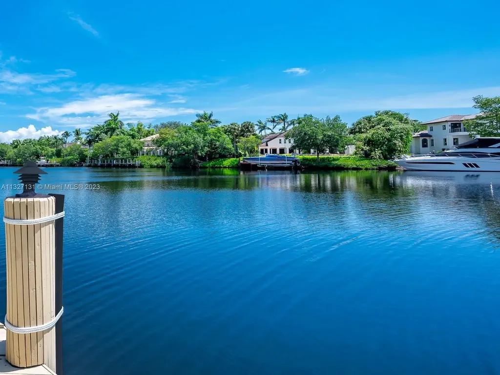 7805 Los Pinos Circle Coral Gables FL 33143