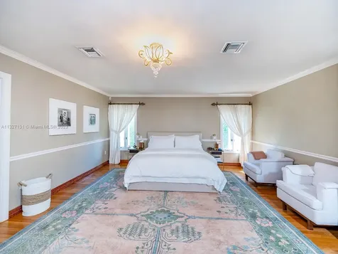 7805 Los Pinos Circle Coral Gables FL 33143