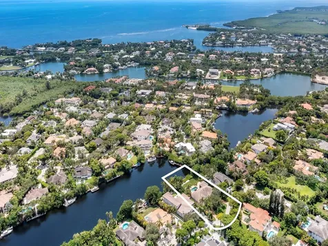 7805 Los Pinos Circle Coral Gables FL 33143