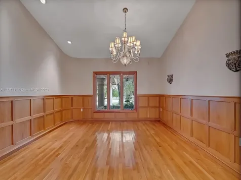 7805 Los Pinos Circle Coral Gables FL 33143