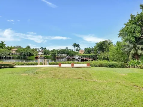 7805 Los Pinos Circle Coral Gables FL 33143