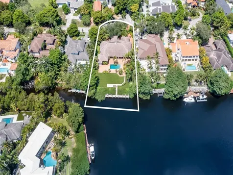 7805 Los Pinos Circle Coral Gables FL 33143