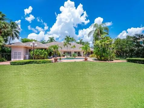 7805 Los Pinos Circle Coral Gables FL 33143