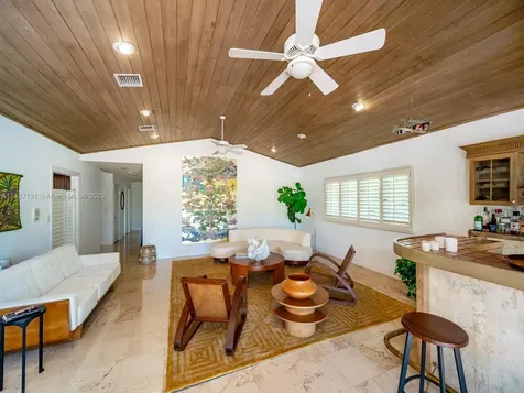 7805 Los Pinos Circle Coral Gables FL 33143