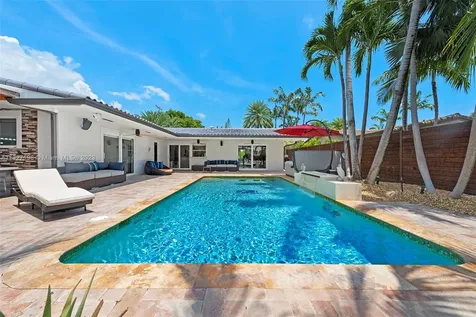 2130 NE 122nd Road North Miami FL 33181