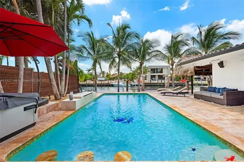 2130 NE 122nd Road North Miami FL 33181