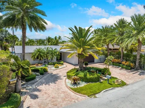 2130 NE 122nd Road North Miami FL 33181