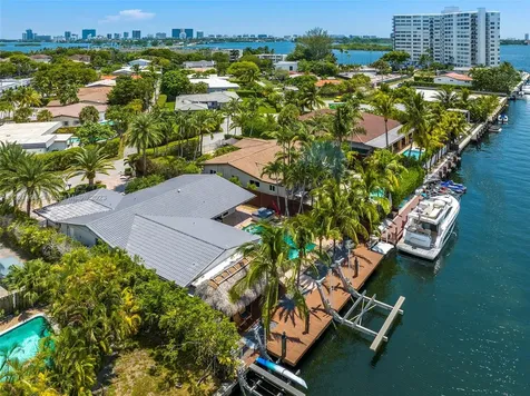 2130 NE 122nd Road North Miami FL 33181