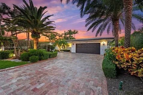 2130 NE 122nd Road North Miami FL 33181
