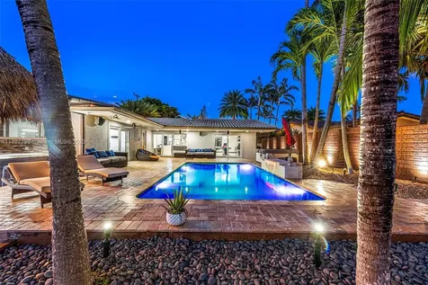 2130 NE 122nd Road North Miami FL 33181
