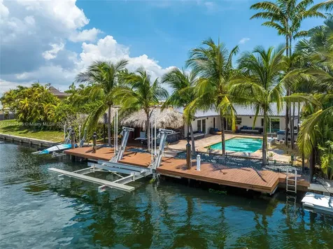 2130 NE 122nd Road North Miami FL 33181