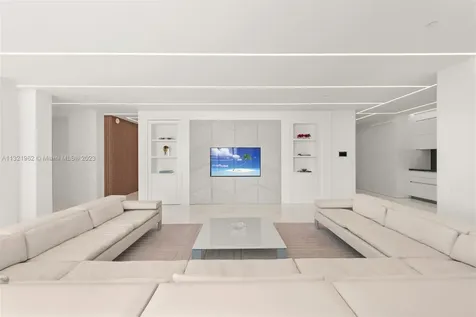 50 S Pointe Drive Miami Beach FL 33139