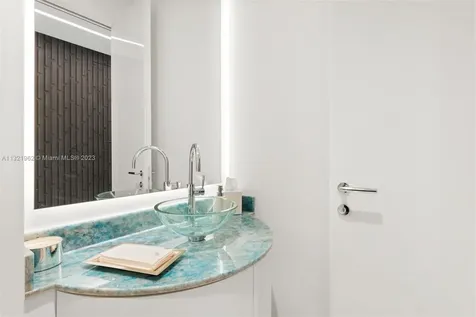 50 S Pointe Drive Miami Beach FL 33139