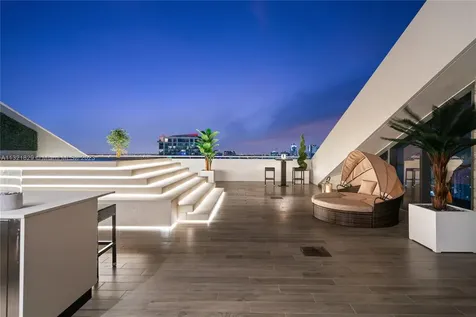 88 SW 7th Street Miami FL 33130