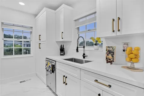 8351 SW 27th Street Miami FL 33155