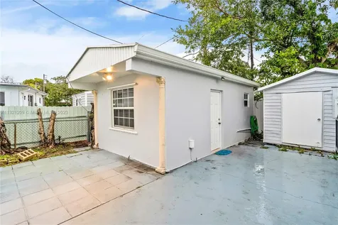 8351 SW 27th Street Miami FL 33155