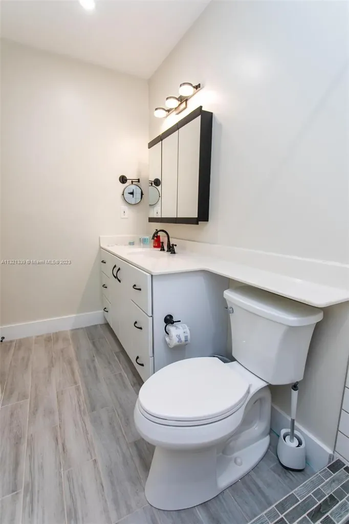1120 N 13th Terrace Hollywood FL 33019