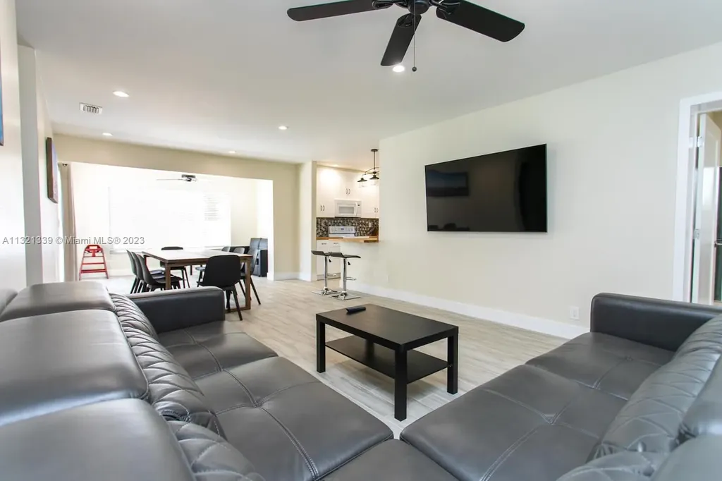 1120 N 13th Terrace Hollywood FL 33019