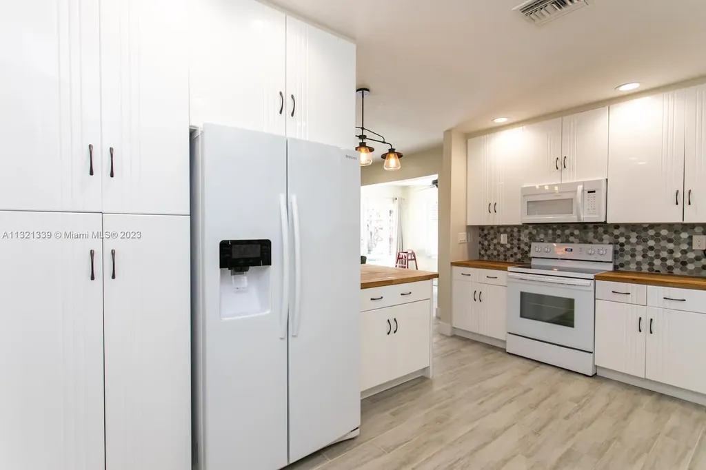 1120 N 13th Terrace Hollywood FL 33019