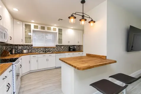 1120 N 13th Terrace Hollywood FL 33019