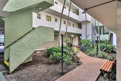 1033 Lenox Avenue Miami Beach FL 33139