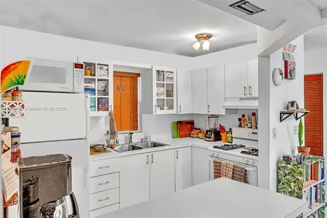 1033 Lenox Avenue Miami Beach FL 33139