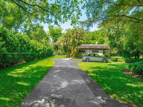 6751 SW 106th Street Pinecrest FL 33156