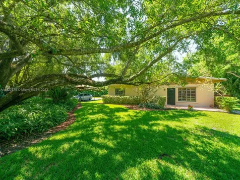6751 SW 106th Street Pinecrest FL 33156