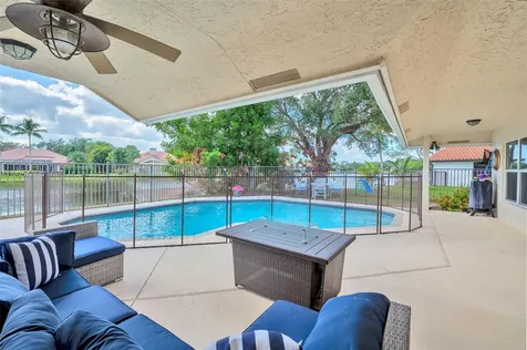 1042 Poplar Circle Weston FL 33326