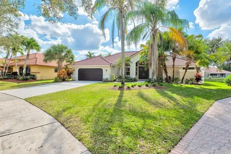 1042 Poplar Circle Weston FL 33326