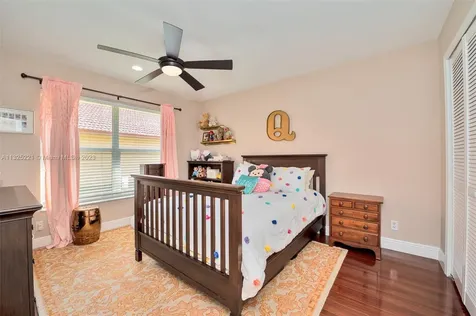 1042 Poplar Circle Weston FL 33326