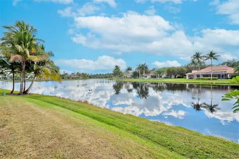 1042 Poplar Circle Weston FL 33326
