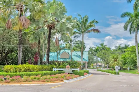 1042 Poplar Circle Weston FL 33326