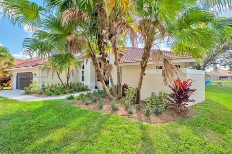 1042 Poplar Circle Weston FL 33326