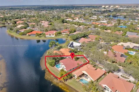 1042 Poplar Circle Weston FL 33326