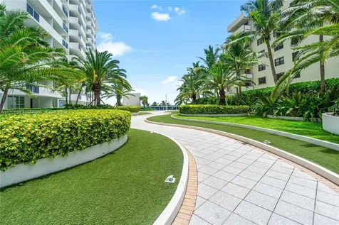 100 Lincoln Road Miami Beach FL 33139