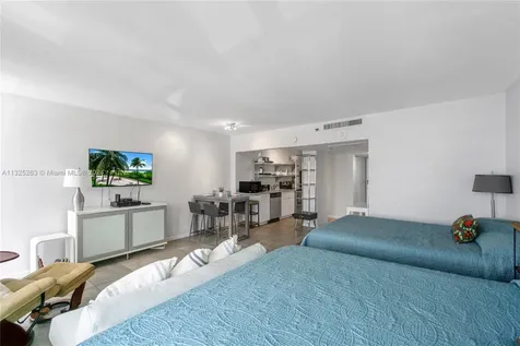100 Lincoln Road Miami Beach FL 33139
