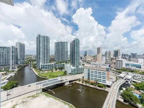 31 SE 5 Street Miami FL 33131