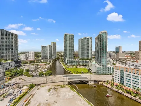 31 SE 5 Street Miami FL 33131