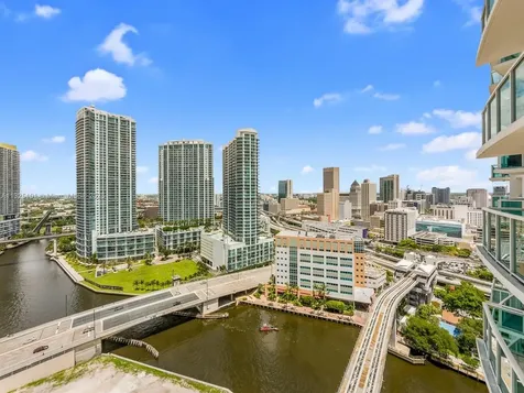 31 SE 5 Street Miami FL 33131