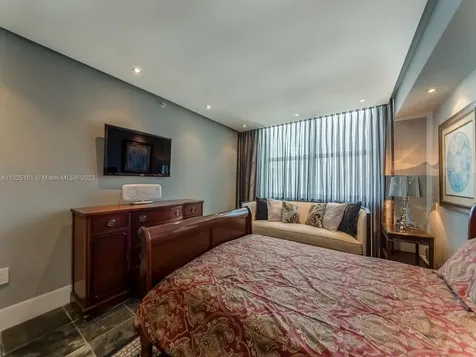 31 SE 5 Street Miami FL 33131