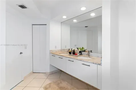55 SE 6th Street Miami FL 33131