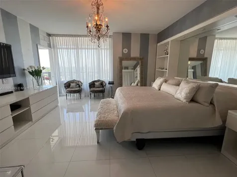 3737 Collins Avenue Miami Beach FL 33140