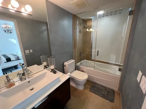 3737 Collins Avenue Miami Beach FL 33140