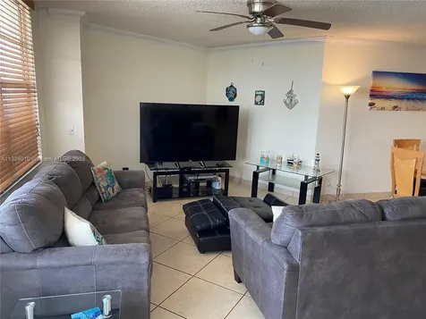 Hollywood FL 33019