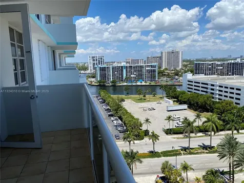 Hollywood FL 33019