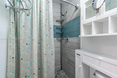 830 Raymond Street Miami Beach FL 33141